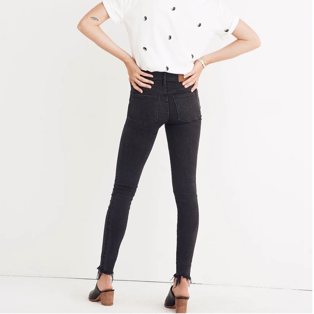 Petite 9" Mid-Rise Skinny Jeans in Berkeley Black: Button-Through Edition